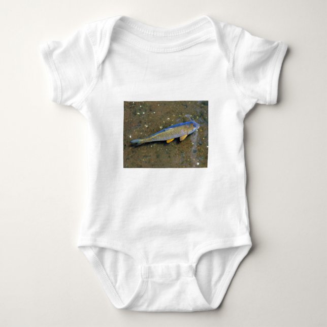 Karpfen Baby Strampler (Vorderseite)