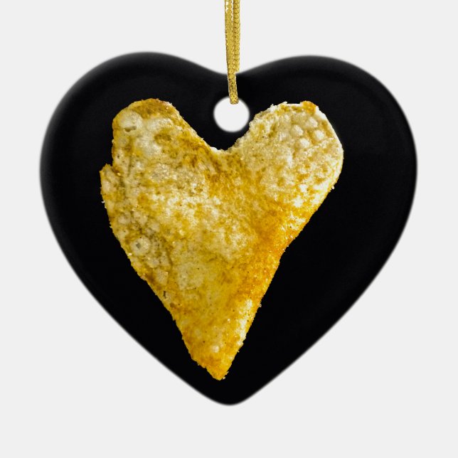 Kartoffelchips in Heart Shaped Keramikornament (Vorne)
