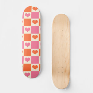 Karton-Herzen in Rosa, Orange und Creme Skateboard