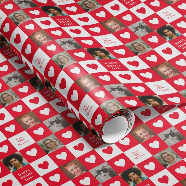 Karton mit Fotos Valentine Geschenkpapier (Red and white Valentine's Day checkerboard patterned gift wrap with personalized text and photos)