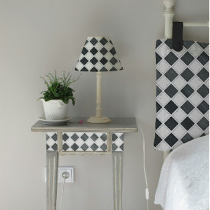 Karton mit schwarzem und weißem Dekor Seidenpapier