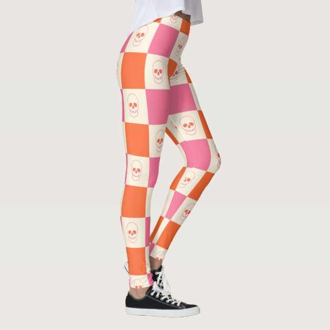 Karton-Skulpturen in Rosa, Orange und Creme Leggings (Rechts)