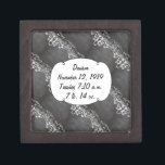 Karton-Typografie-Hochzeiten Schmuckkiste<br><div class="desc">Chalkboard Vintag Moderne Mr. and Mrs Chalkboard Wedding Einladungen Süße und sassy chalkboard Hochzeiten Chalkboard Moderne Vintage Typografie Einladungen Sweet and sassy chalkboard Hochzeiten Hochzeiten Party T - Shirt</div>