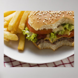 Käseburger, beige genommen, mit Pommes frites Poster