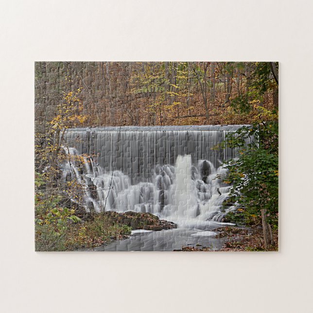 Kaskadierende Wälder Wasserfall und Abfall Blätter Puzzle (Horizontal)