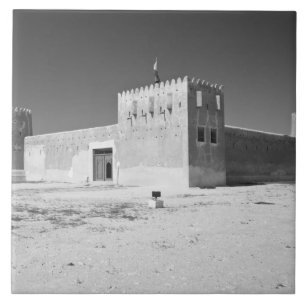 Katar, Al Zubarah. Al-Zubara-Fort (erbaut 1938) he Fliese