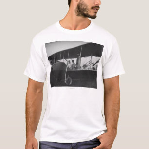 Katharine Wright mit Orville im Modell HS T-Shirt