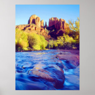 Kathedrale Rock reflektiert in Eak Creek, Arizona Poster