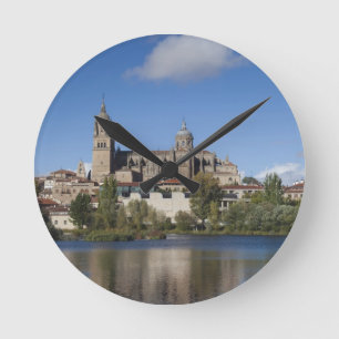 Kathedralen und Stadt Salamanca Runde Wanduhr