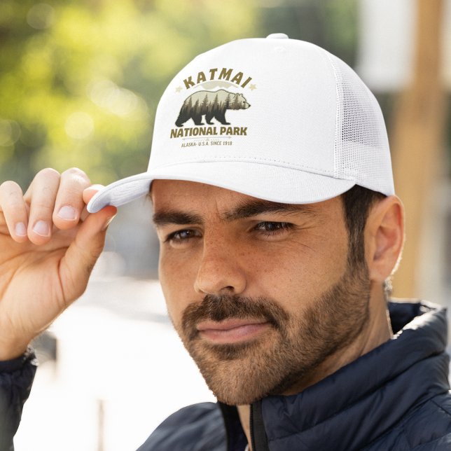Katmai, National Park Alaska: Nature’s Sanctuary Truckerkappe (Von Creator hochgeladen)