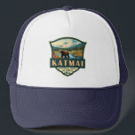 Katmai National Park Illustration Retro Abzeichen Truckerkappe<br><div class="desc">Katmai Vektorgrafik Design. Das Tal der Zehntausend Raucher ist ein Gebiet,  in dem Lavaströme und Asche durch einen massiven Vulkanausbruch entstehen</div>