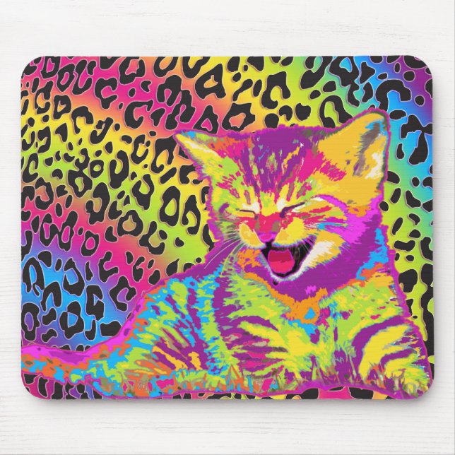 Kätzchen auf dem Hintergrund des Regenbogenleopard Mousepad (Vorne)