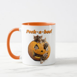 Kätzchen in Jack-o-Lantern Tasse