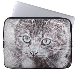 Kätzchen Liebe Niedliche Katzenkatze mit leuchtend Laptopschutzhülle