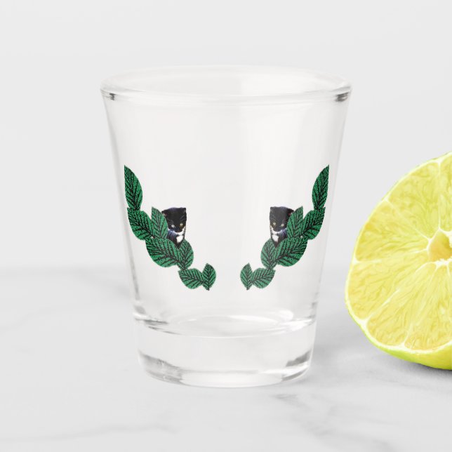 Kätzchen mit Blätter Schnapsglas (Vorderseite)
