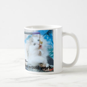 Kätzchen mit den Lippen, sehen, dass MA… ich je Tasse