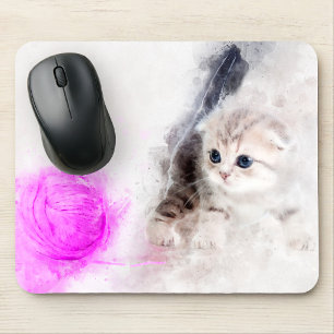 Kätzchen spielt mit einem rosa Garnball Aquarell Mousepad