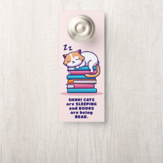 Katze auf einem Stapel Bücher Niedlich Personalisi Türanhänger