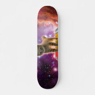 Katze auf Synthesizern im Weltraum Skateboard