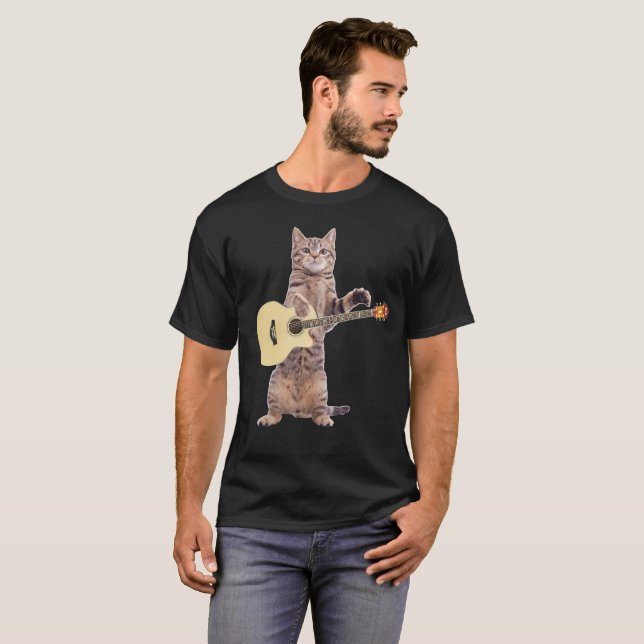 Katze, die Gitarren-T-Shirt spielt T-Shirt (Vorne ganz)