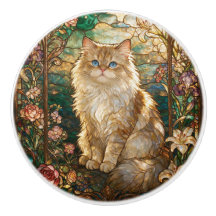 Katze im Stil des Jugendstils mit Bleiglasfenstern