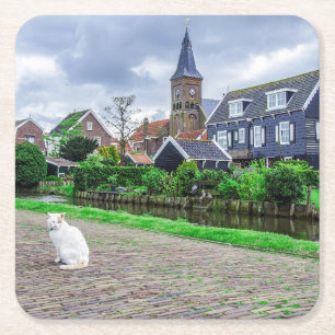Katze im traditionellen Fischerdorf Rechteckiger Pappuntersetzer