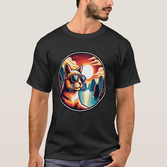 Katze in der Ha Long Bucht Vietnam T-Shirt (Vorderseite)
