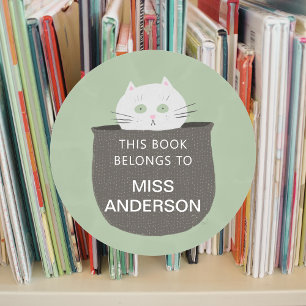 Katze in Korbbuchaufkleber Runder Aufkleber