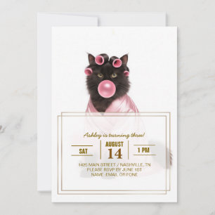 Katze in rosa Robe mit Lockenwicklern und Bubble-G Einladung