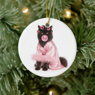 Katze in rosa Robe mit Lockenwicklern und Bubble-G Keramik Ornament