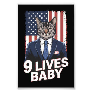 Katze in Suite mit Trump-Haar Amerikanische Flagge Fotodruck