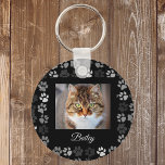 Katze Katze Dog Paw druckt schwarzes Foto benutzer Schlüsselanhänger<br><div class="desc">This design was created though digital art. It may be personalized in the area provide or customizing by choosing the click to customize further option and changing the name, initials or words. You may also change the text color and style or delete the text for an image only design. Kontakt...</div>