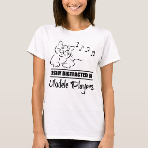 Katze leicht abgelenkt von der Musik der Ukulelesp T-Shirt
