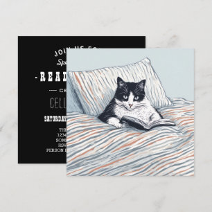 Katze lesend im Bett Einladung