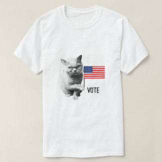 Katze mit amerikanischem Flag T - Shirt zur Abstim