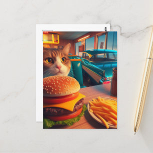 Katze mit Cheeseburger und Pommes im Retro-Diner Postkarte