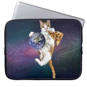 Katze mit dem Planeten und Pizza essen Laptopschutzhülle