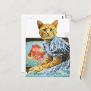 Katze mit Goldfisch auf TV Collage Postkarte