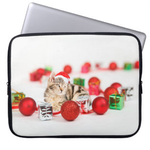 Katze mit roter Weihnachtsmannmütze Weihnachtsbaum Laptopschutzhülle