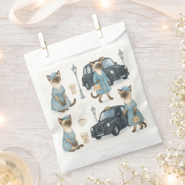 Katze mit schwarzem Taxi in London England Geschenktütchen (Ausgeschnitten)