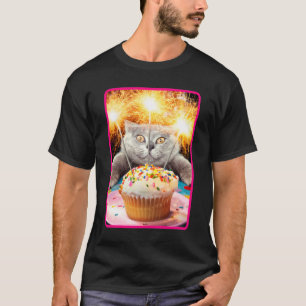 Katze mit Sparklerkuchen T-Shirt