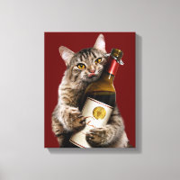Katze mit Weinflasche