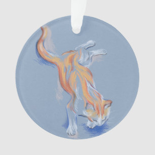Katze Pastel Orange und weiße Tablette auf blauem Ornament