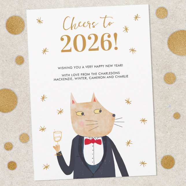 Katze prostet auf 2026 Personalisierte Neujahrskar (Cheers to 2026 personalized New Year greetings card featuring a suave and sophisticated cat in suit)
