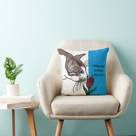 Katze riecht tief Rote Rose Kissen