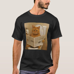 Katze sitzt auf der Toilette und liest Zeitung Lus T-Shirt