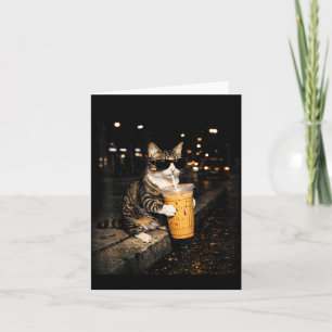 Katze trinkt eisgekühlten Kaffee lustiges Tier Mem Karte