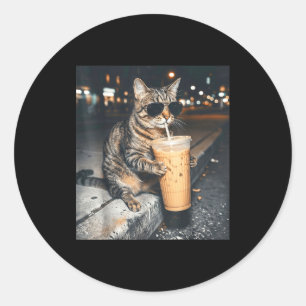 Katze trinkt eisgekühlten Kaffee lustiges Tier Mem Runder Aufkleber