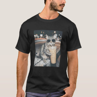 Katze trinkt Eiskaffee Lustiges Tier-Meme Männer F T-Shirt