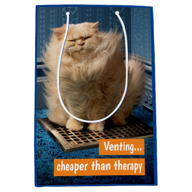 Katze über Grate Mittlere Geschenktüte (Vorderseite)